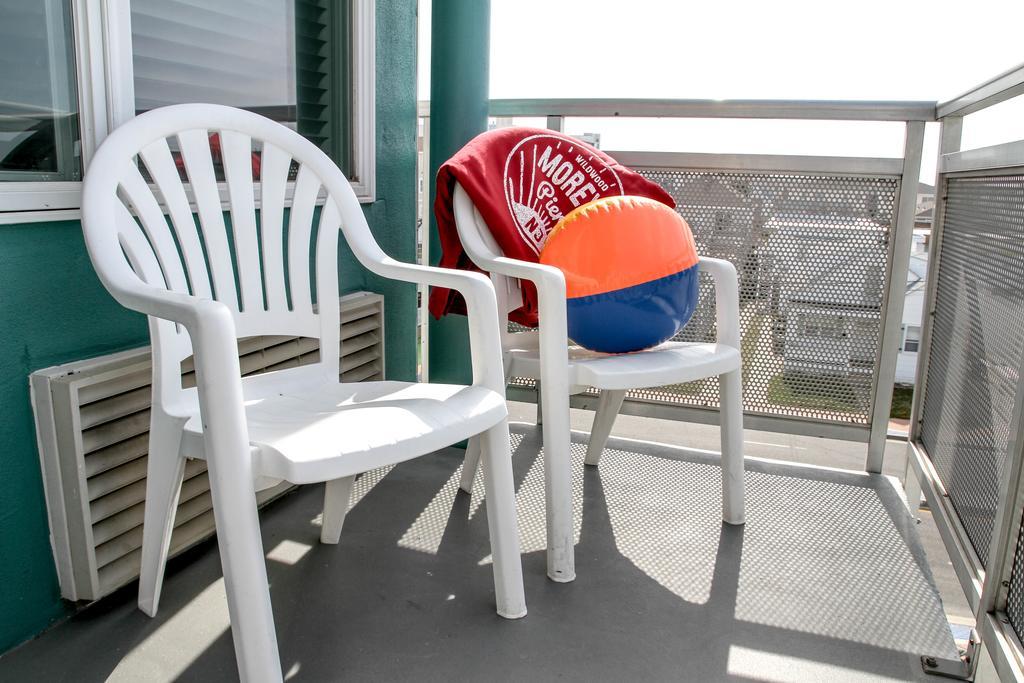 The Starlux Otel Wildwood Dış mekan fotoğraf