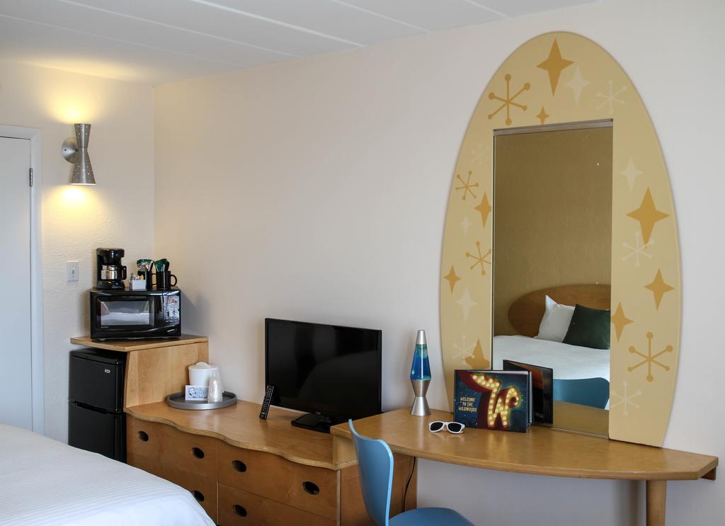The Starlux Otel Wildwood Dış mekan fotoğraf