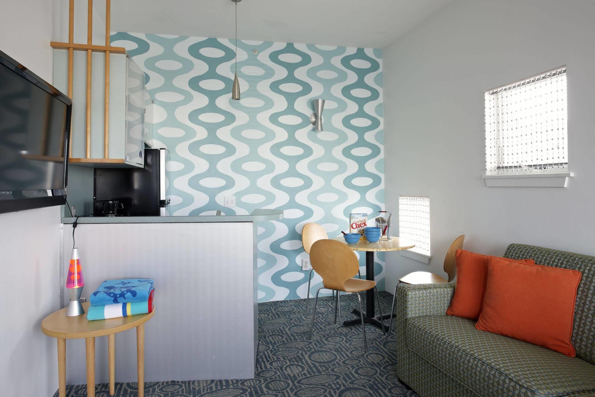 The Starlux Otel Wildwood Dış mekan fotoğraf